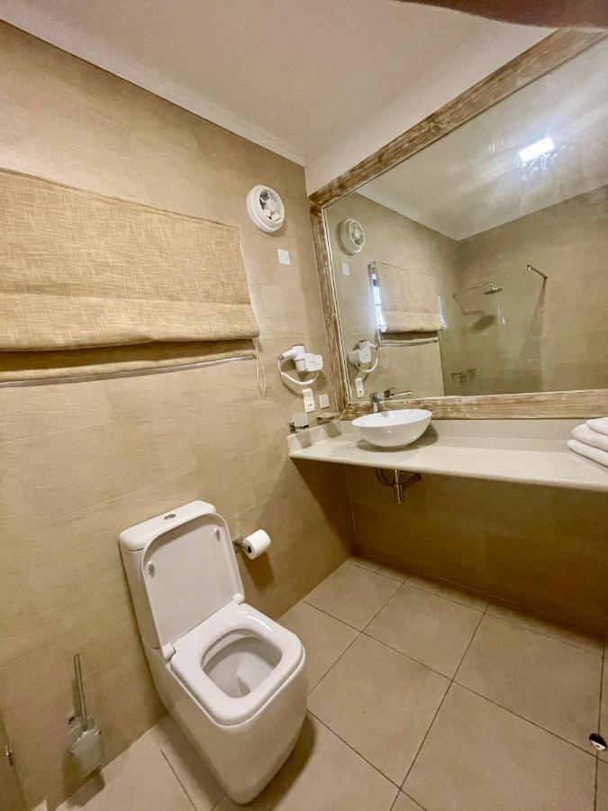 Sun Properties And Resort Hotel Бо-Валлон Экстерьер фото