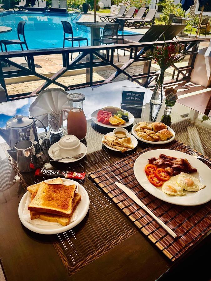 Sun Properties And Resort Hotel Бо-Валлон Экстерьер фото