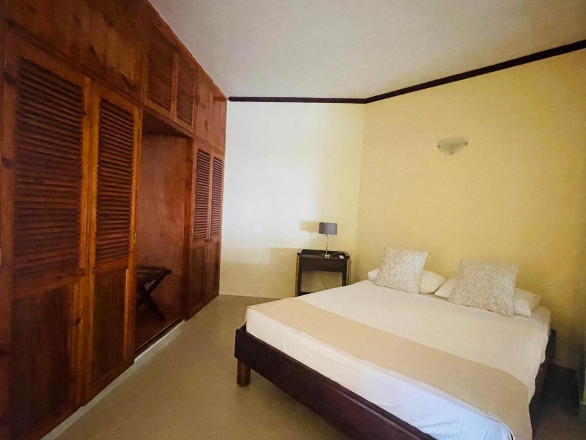 Sun Properties And Resort Hotel Бо-Валлон Экстерьер фото